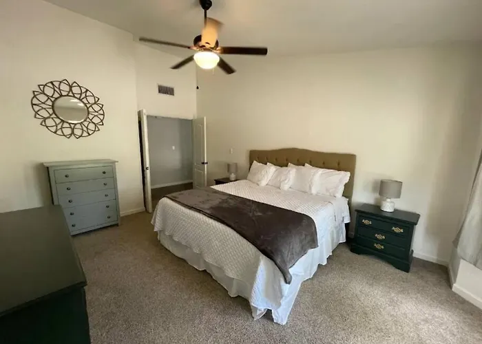 Vista Retreat - Country Club Estates